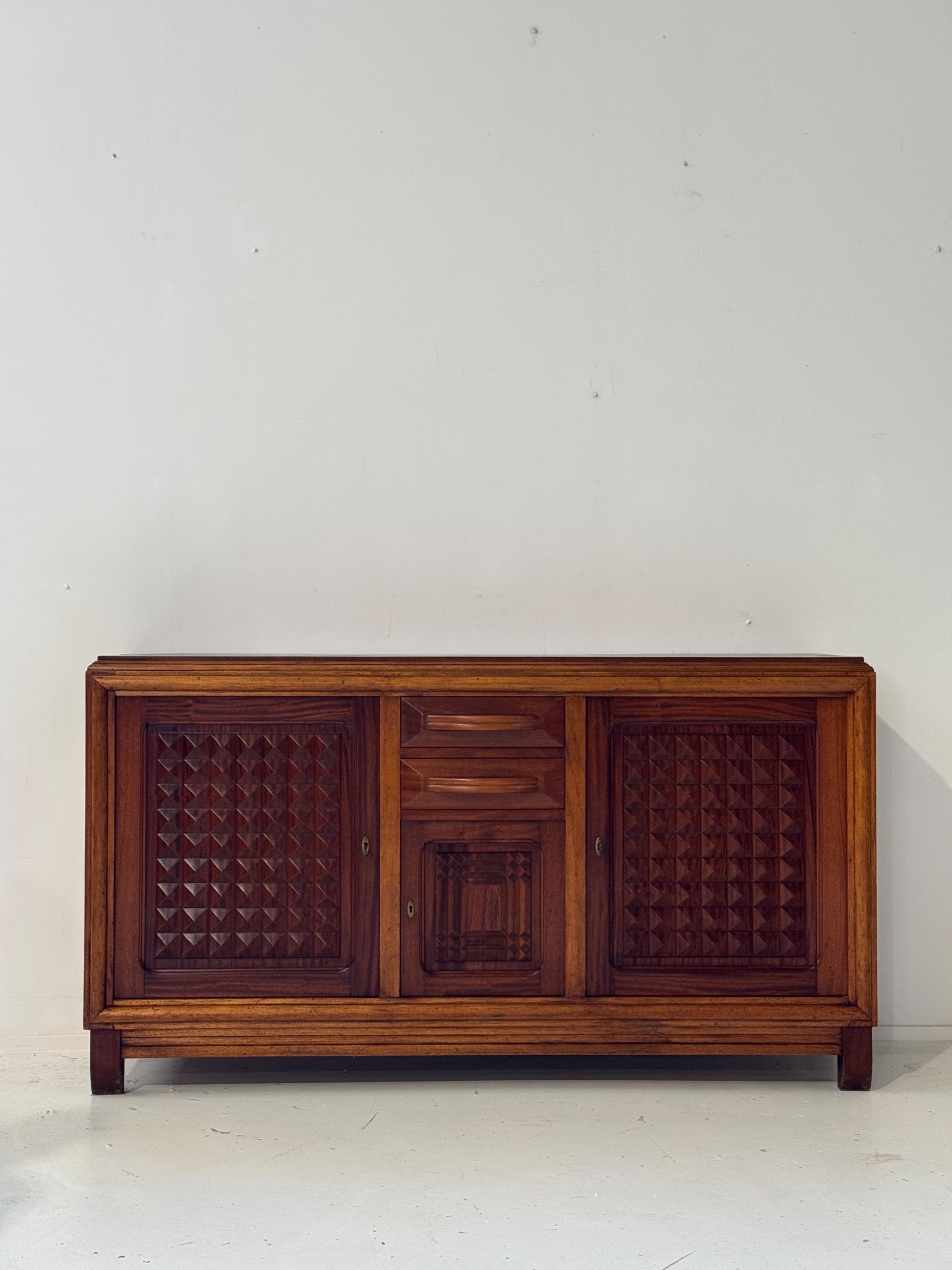 1940’s French Sideboard in Walnut & Mahogany. Dim = 190 x 51 x 105 cm