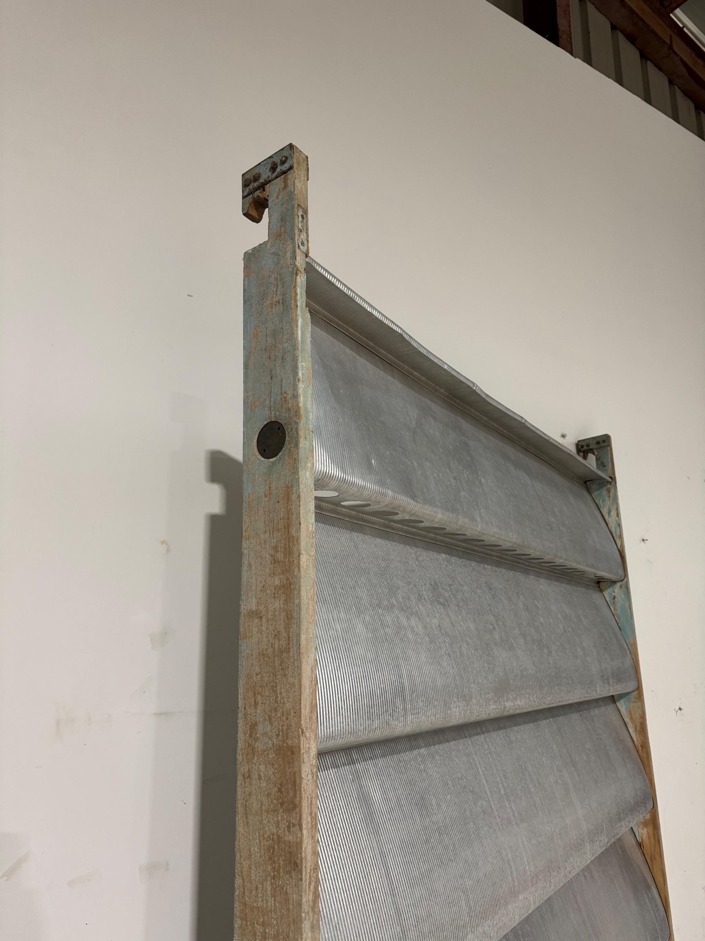 A Pair of Jean Prouvé « Ondes »Aluminium & Painted Wood Sliding Panel, Africa 1963. In Super Original condition. Dim = 271 x 178 x 10,5 cm