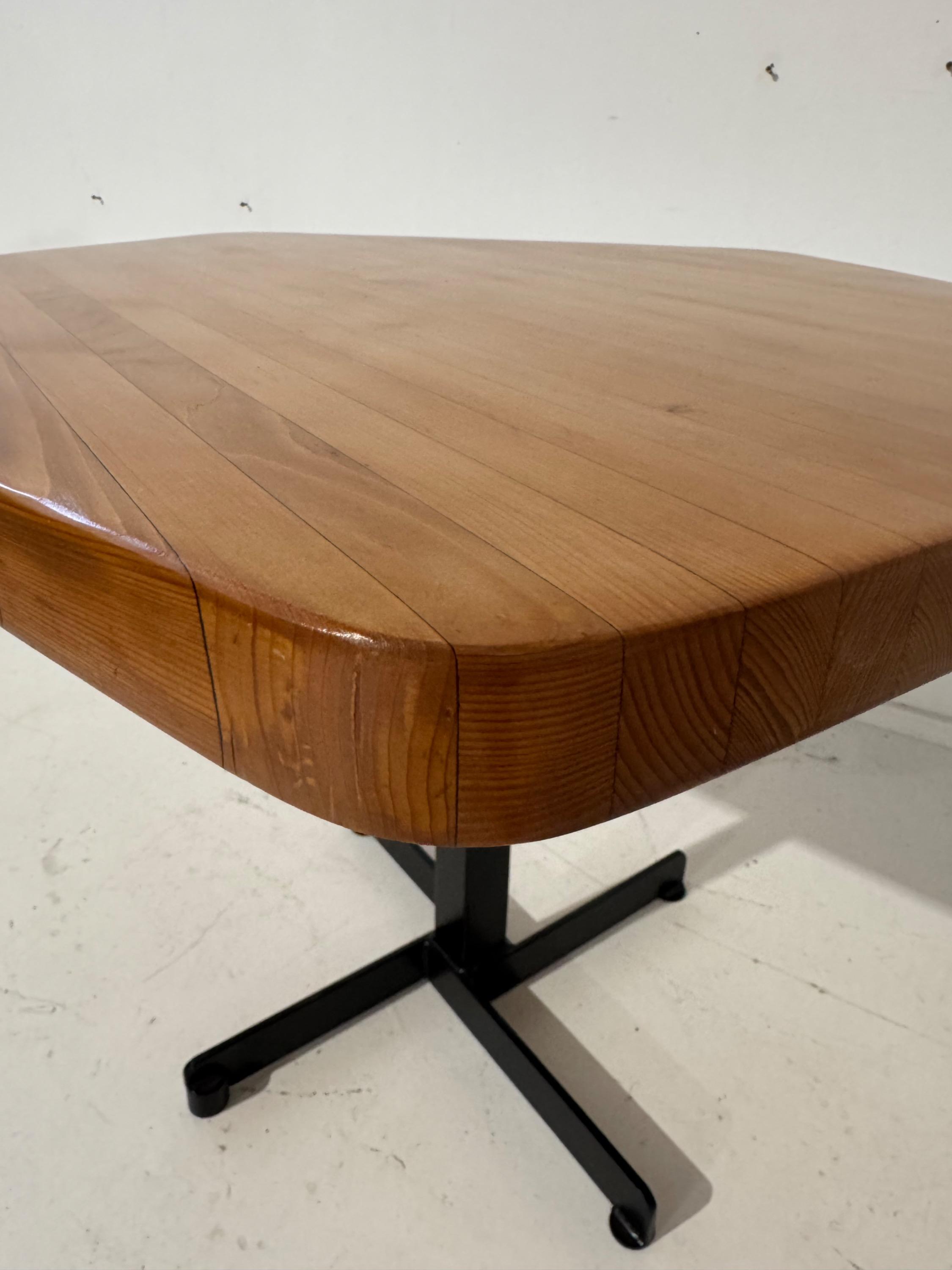 Charlotte Perriand, Pentagonal Table Les Arcs 1800 , « Pierra Menta » Ski Resort 1976 Perfect original vintage condition   Dim = 94 x 94 x 67 cm